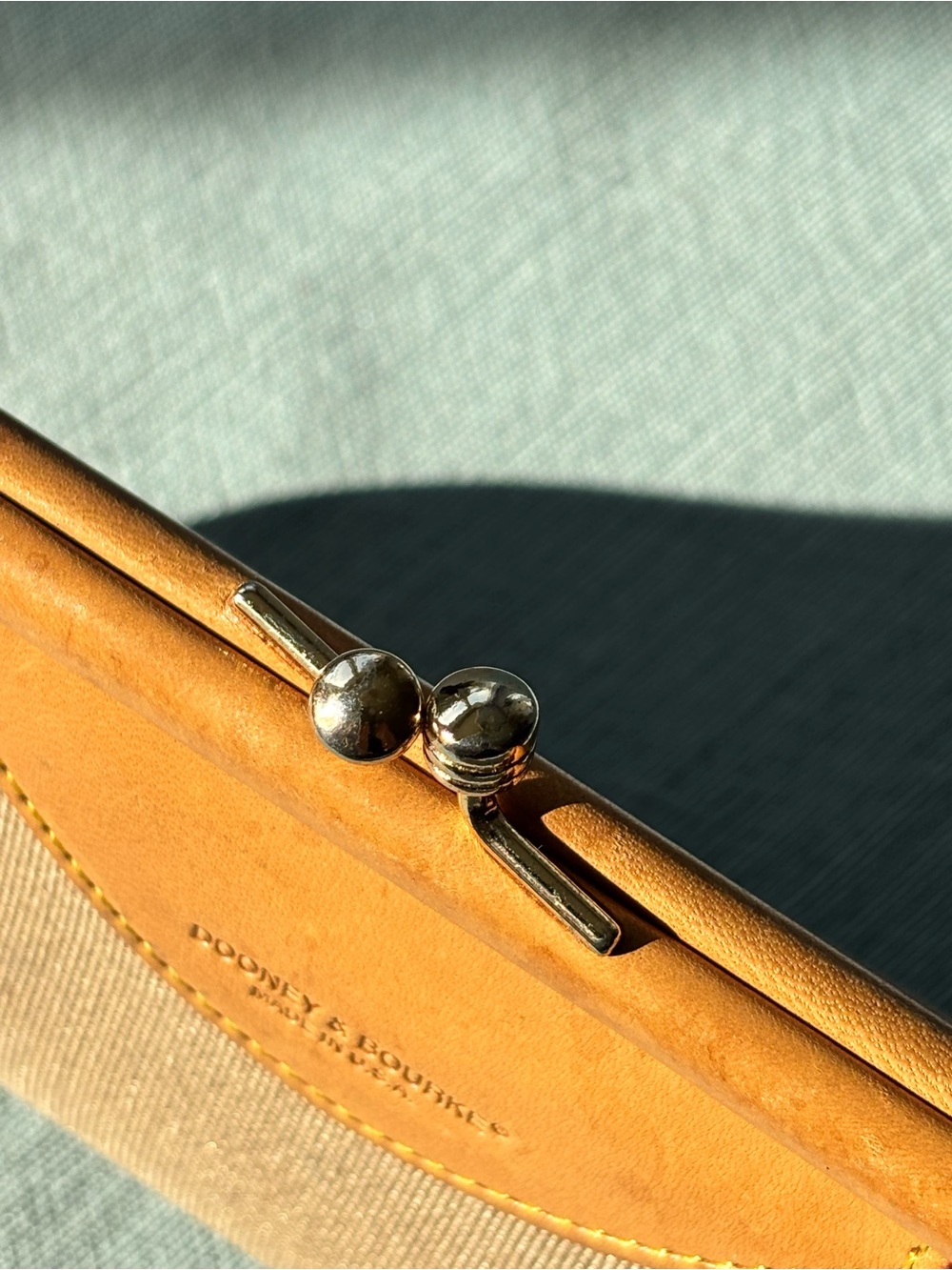 Vintage Dooney & Bourke Tan Vachetta Leather Trim Canvas Kiss-Lock Coin Purse - Picture 10 of 11